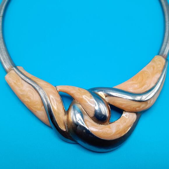 Vintage Beige Enamel Necklace, Omega Chain, 1980s Vintage Jewelry - Picture 11 of 11